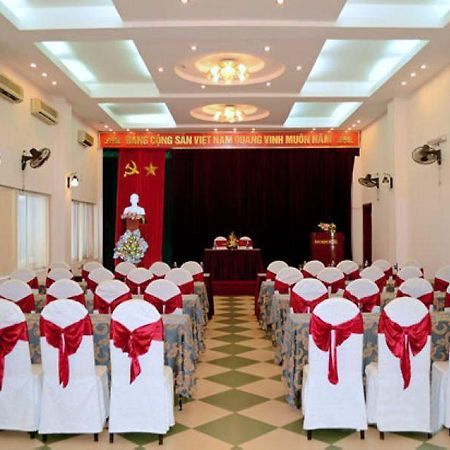 Готель Vuong Hoan Вінь Екстер'єр фото
